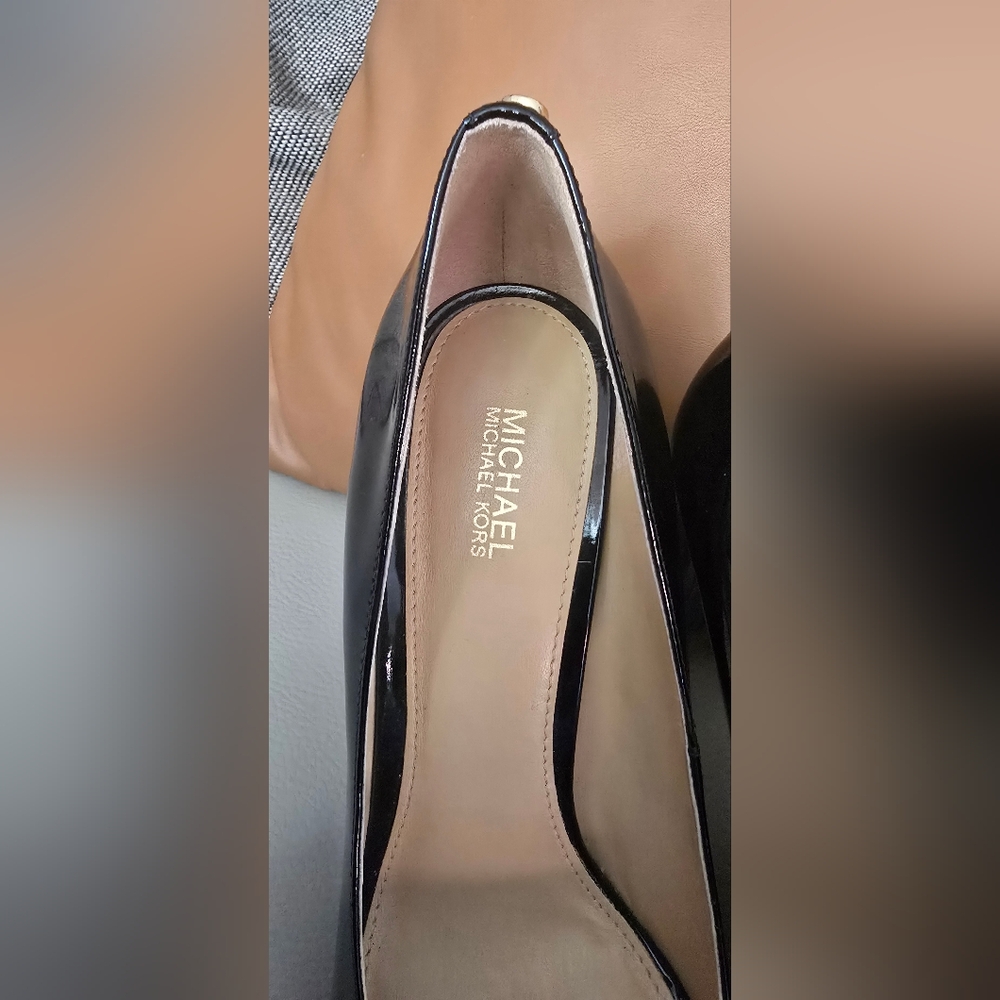 Michael Kors  Black Pump Heels Womens Size 8M, Used - Picture 10 of 11